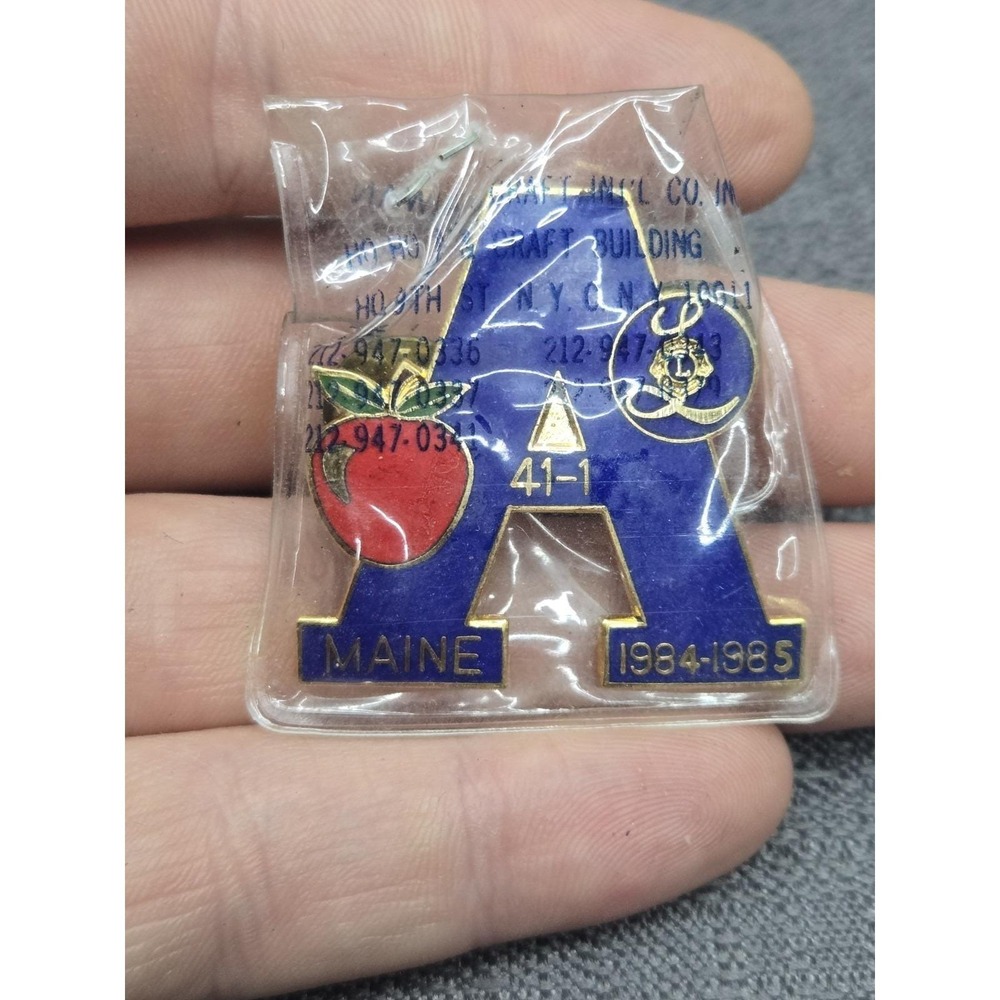 Vintage Maine Lions District‎ 41-1 Apple Pin 1984-1985 Lions Club Lapel Pin